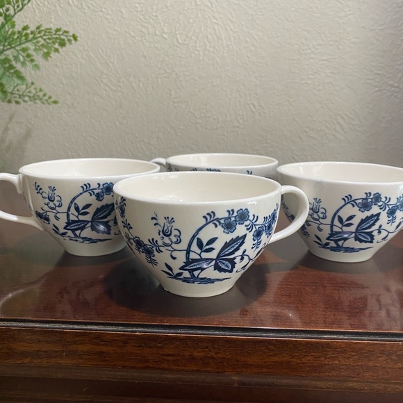 Other - Vintage, Discontinued, Set of 4, Blue Onion Pattern Teacups